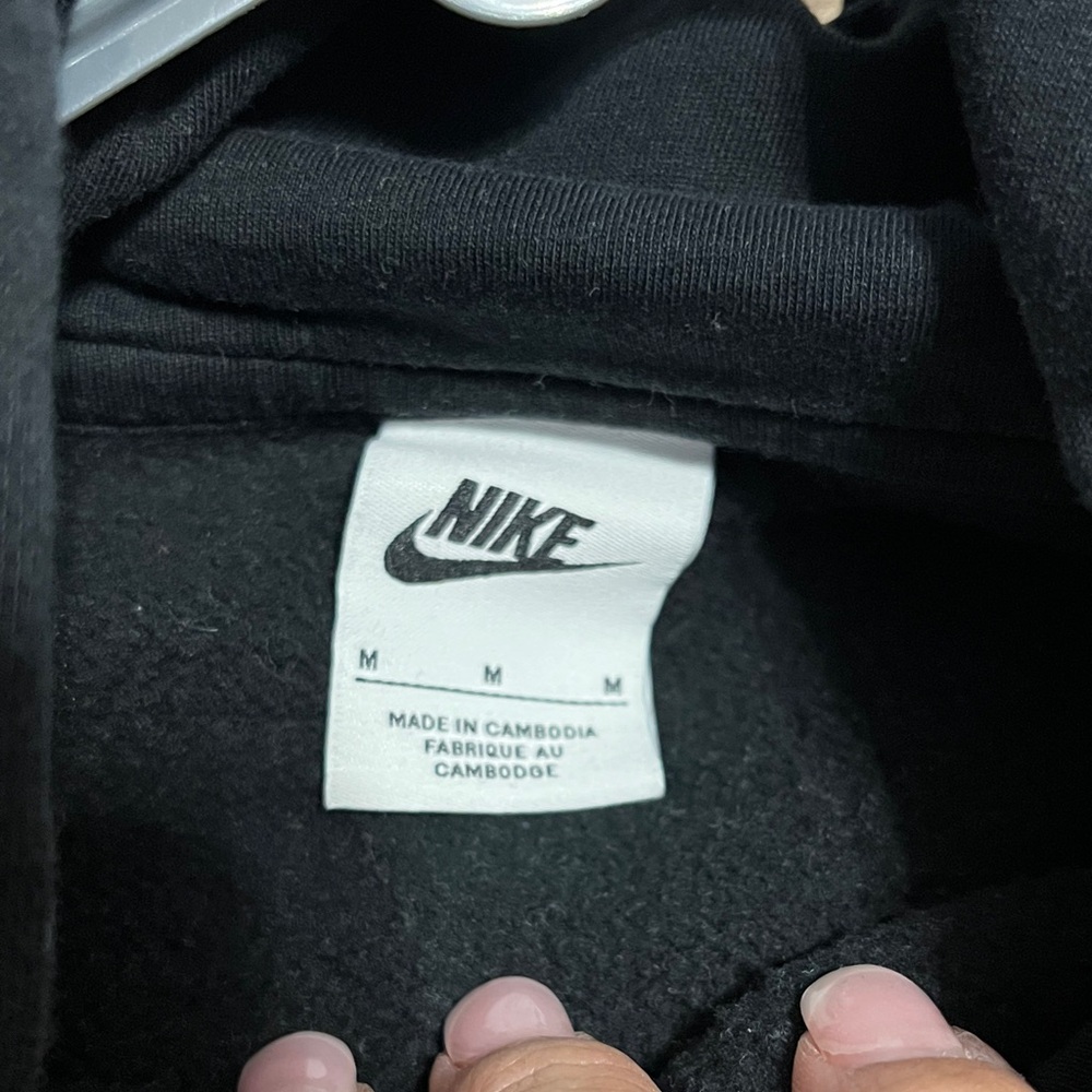 Nike Men's Black Pullover Hoodie - Picture 3 of 3